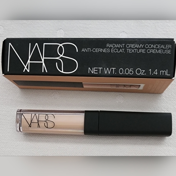 NARS Mini Radiant Creamy Concealer- Custard - Picture 4 of 5